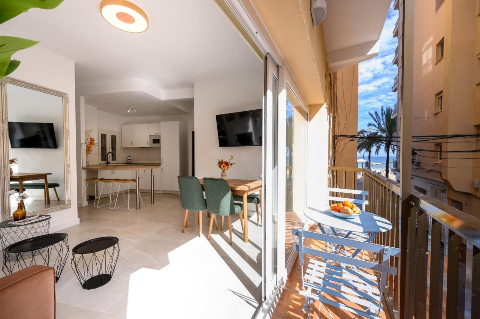 Apartment First Line, 1min To Sea, Center By 10tosea